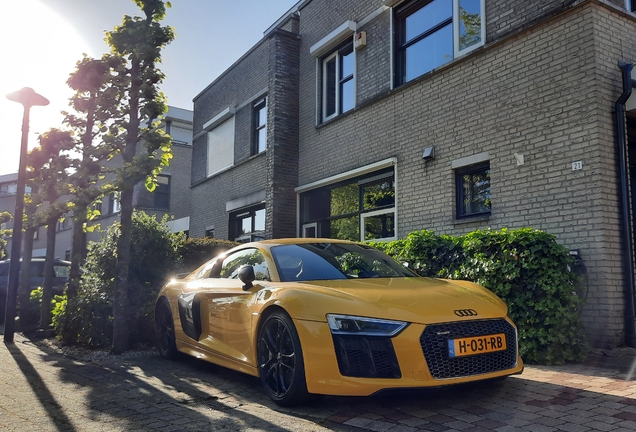 Audi R8 V10 Plus 2015