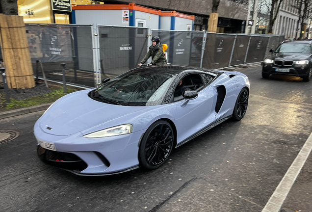 McLaren GT