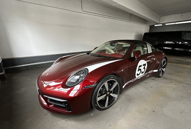 Porsche 992 Targa 4S Heritage Design Edition