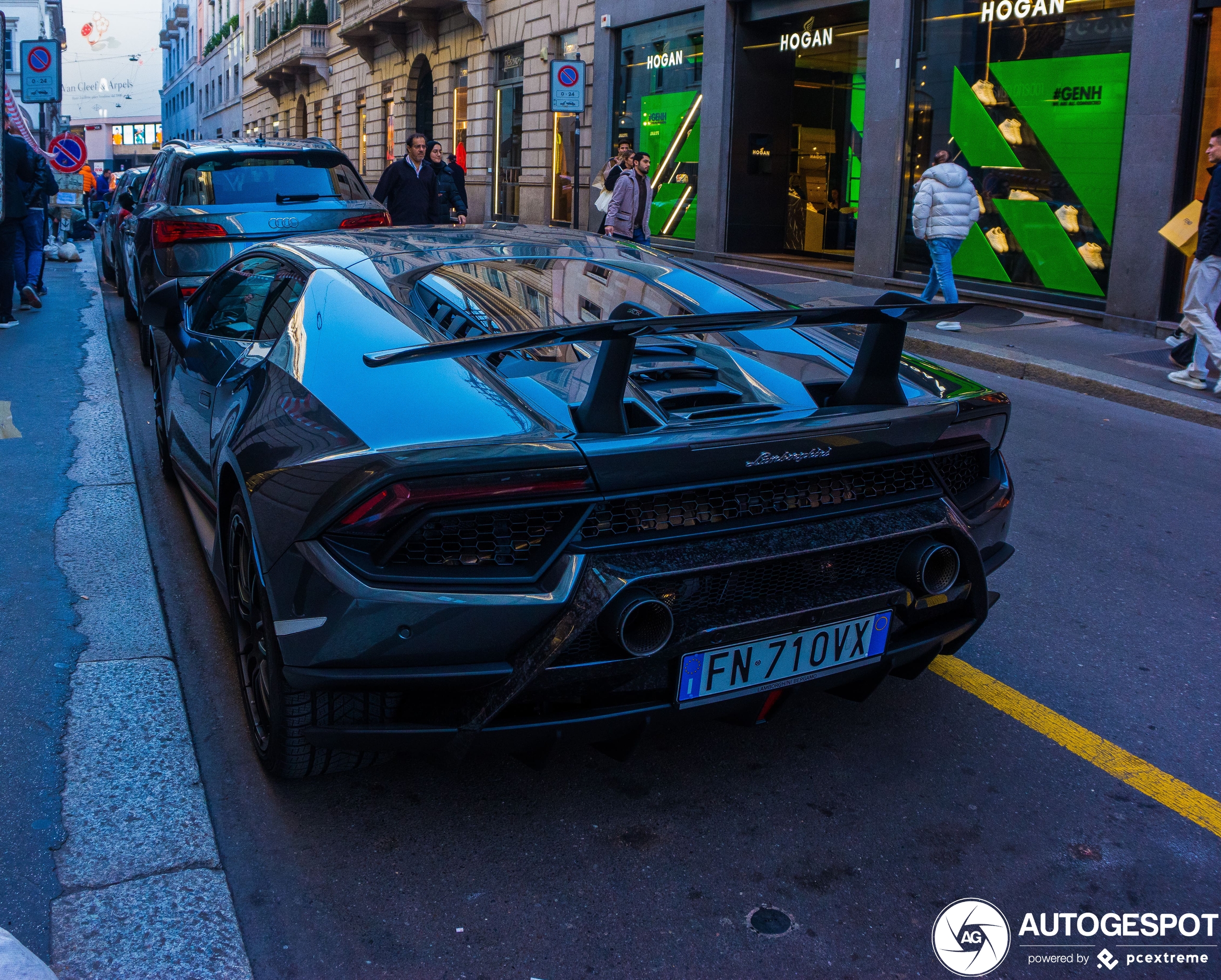 Lamborghini Huracán LP640-4 Performante