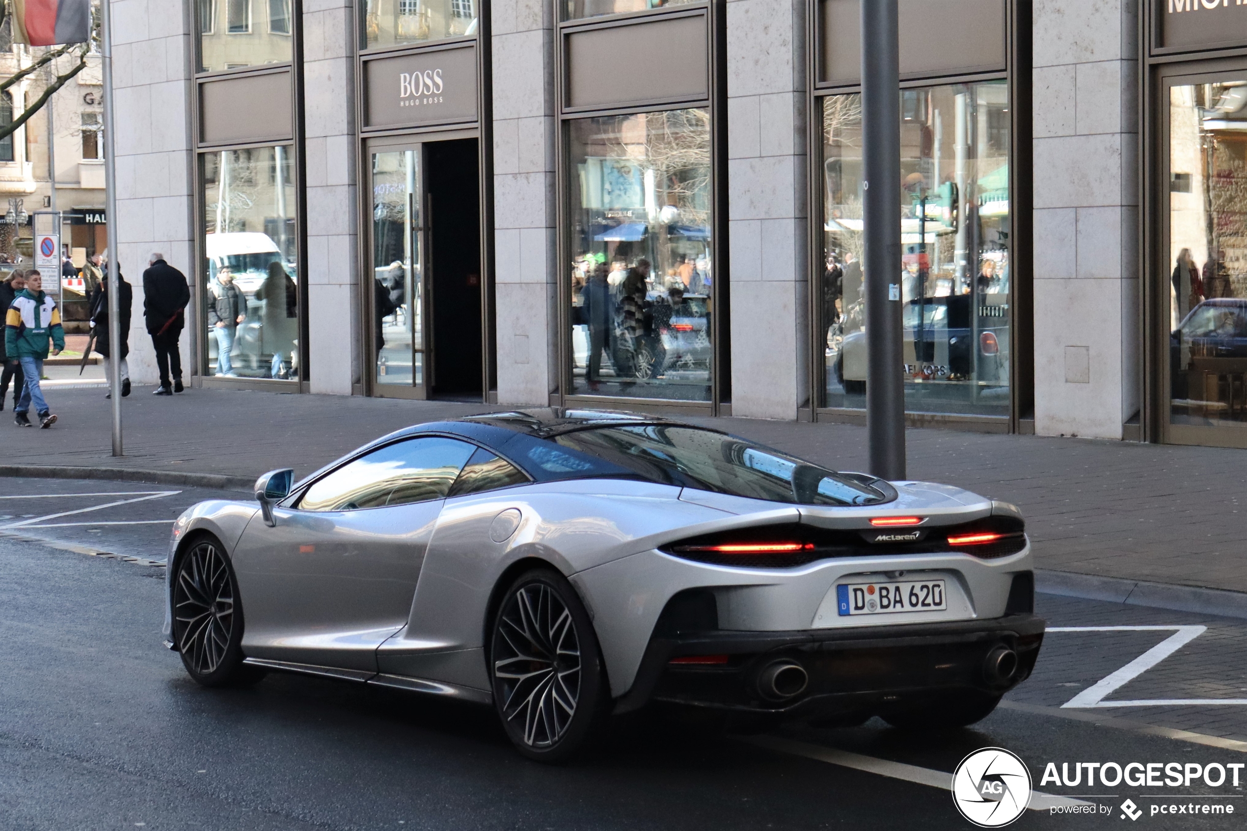 McLaren GT