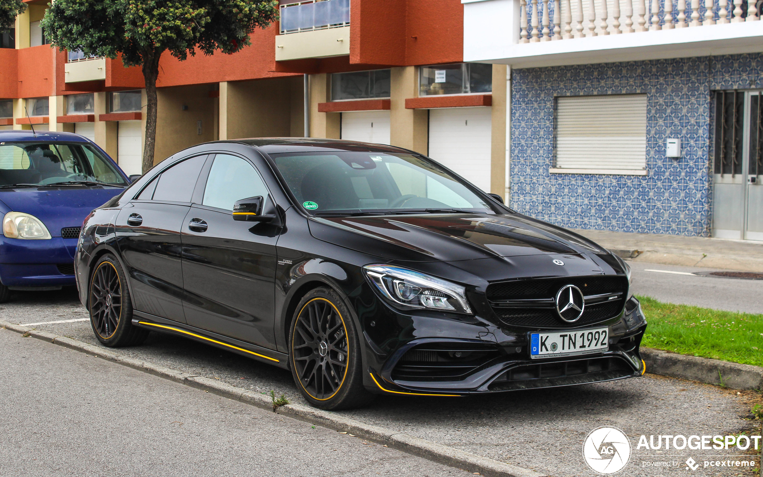 Mercedes-AMG CLA 45 C117 Yellow Night Edition