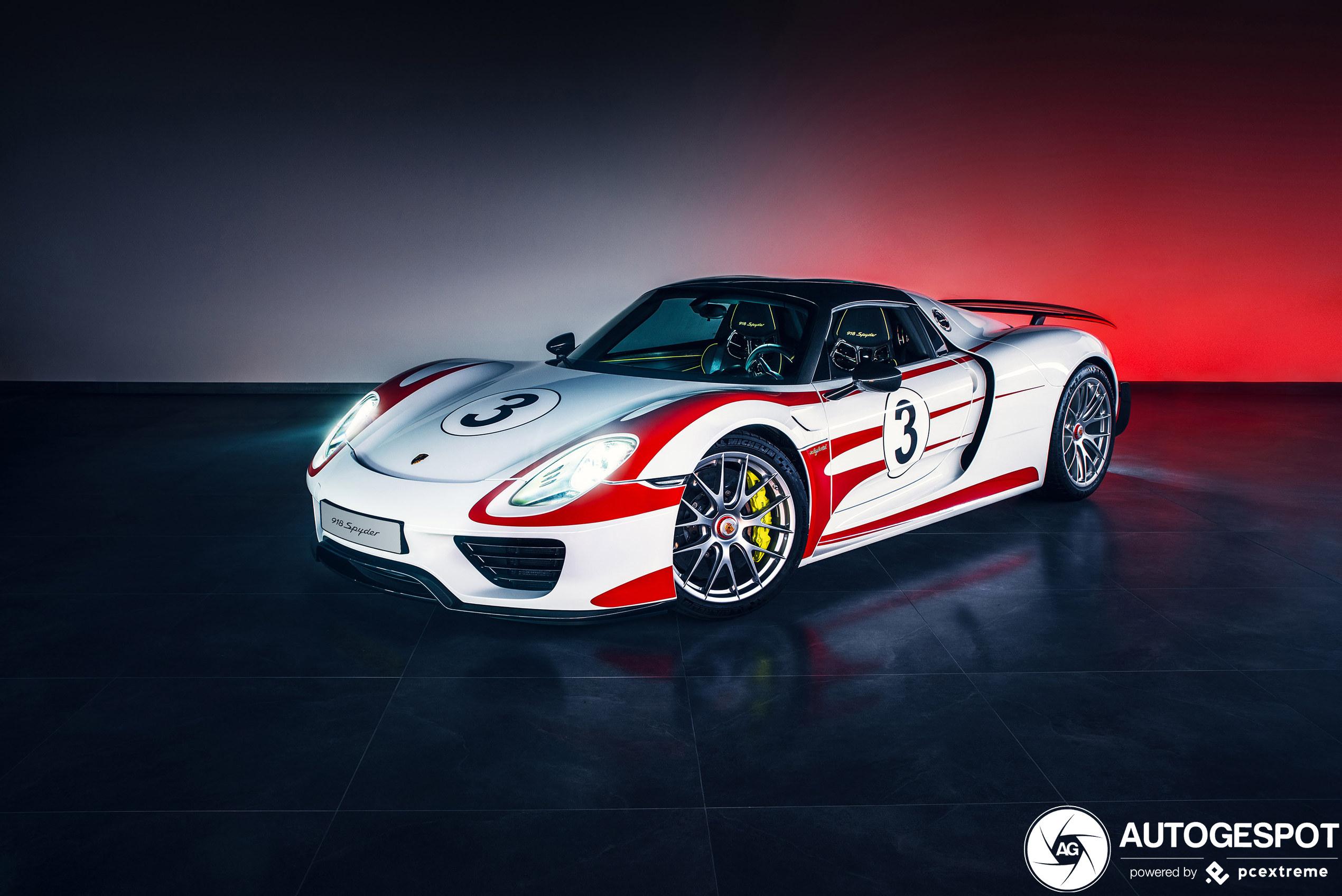 Porsche 918 Spyder Weissach Package