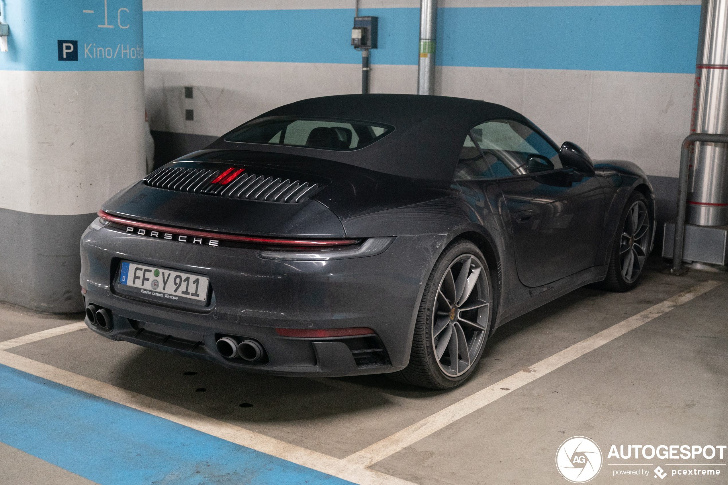 Porsche 992 Carrera 4S Cabriolet