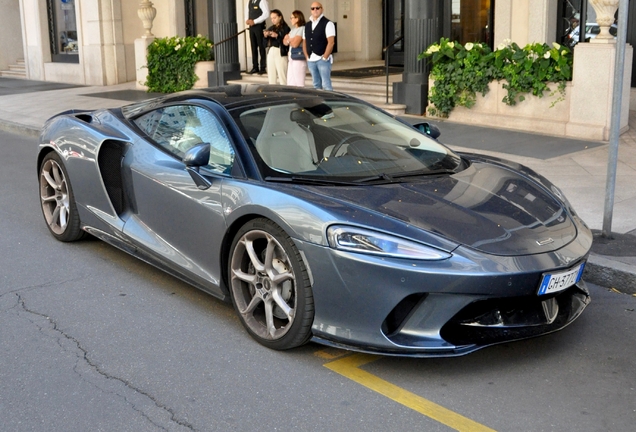 McLaren GT