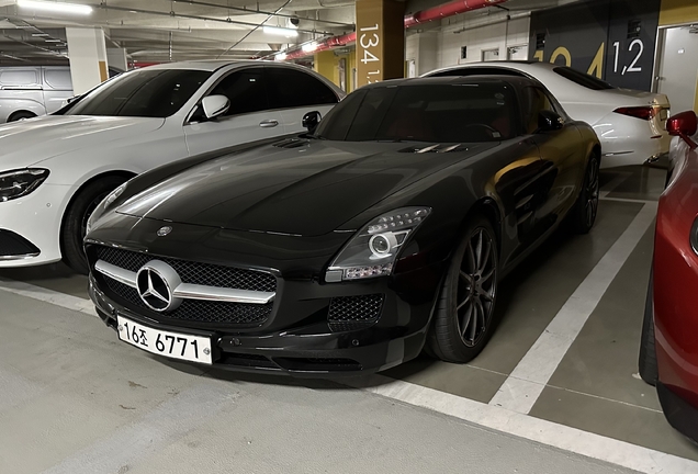 Mercedes-Benz SLS AMG