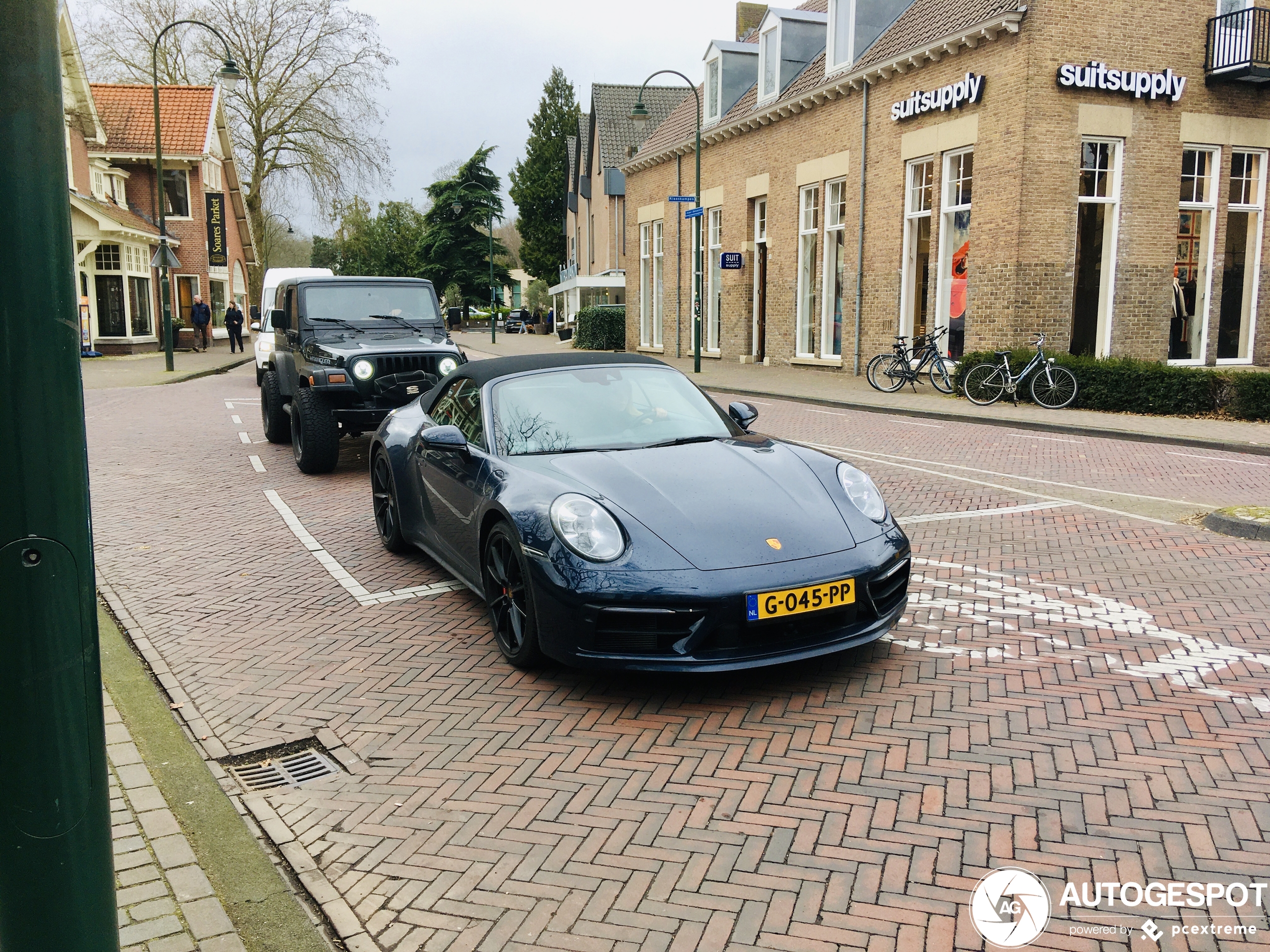 Porsche 992 Carrera 4S Cabriolet