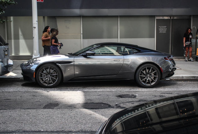 Aston Martin DB11