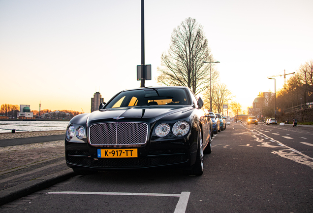 Bentley Flying Spur V8