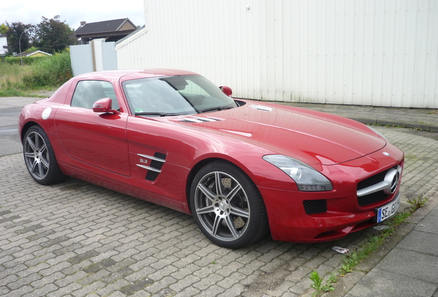 Mercedes-Benz SLS AMG