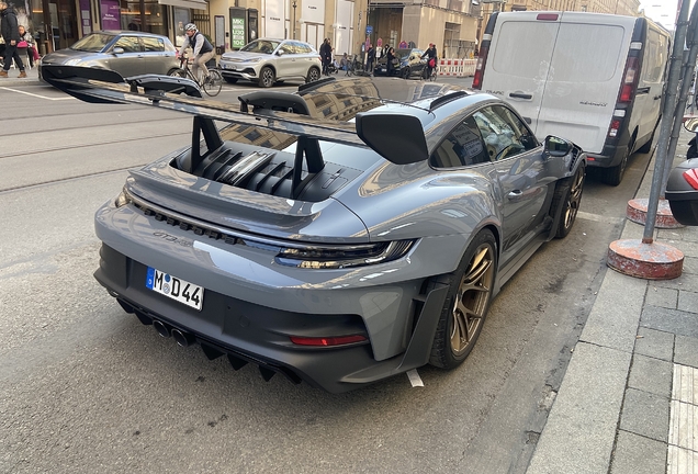 Porsche 992 GT3 RS Weissach Package