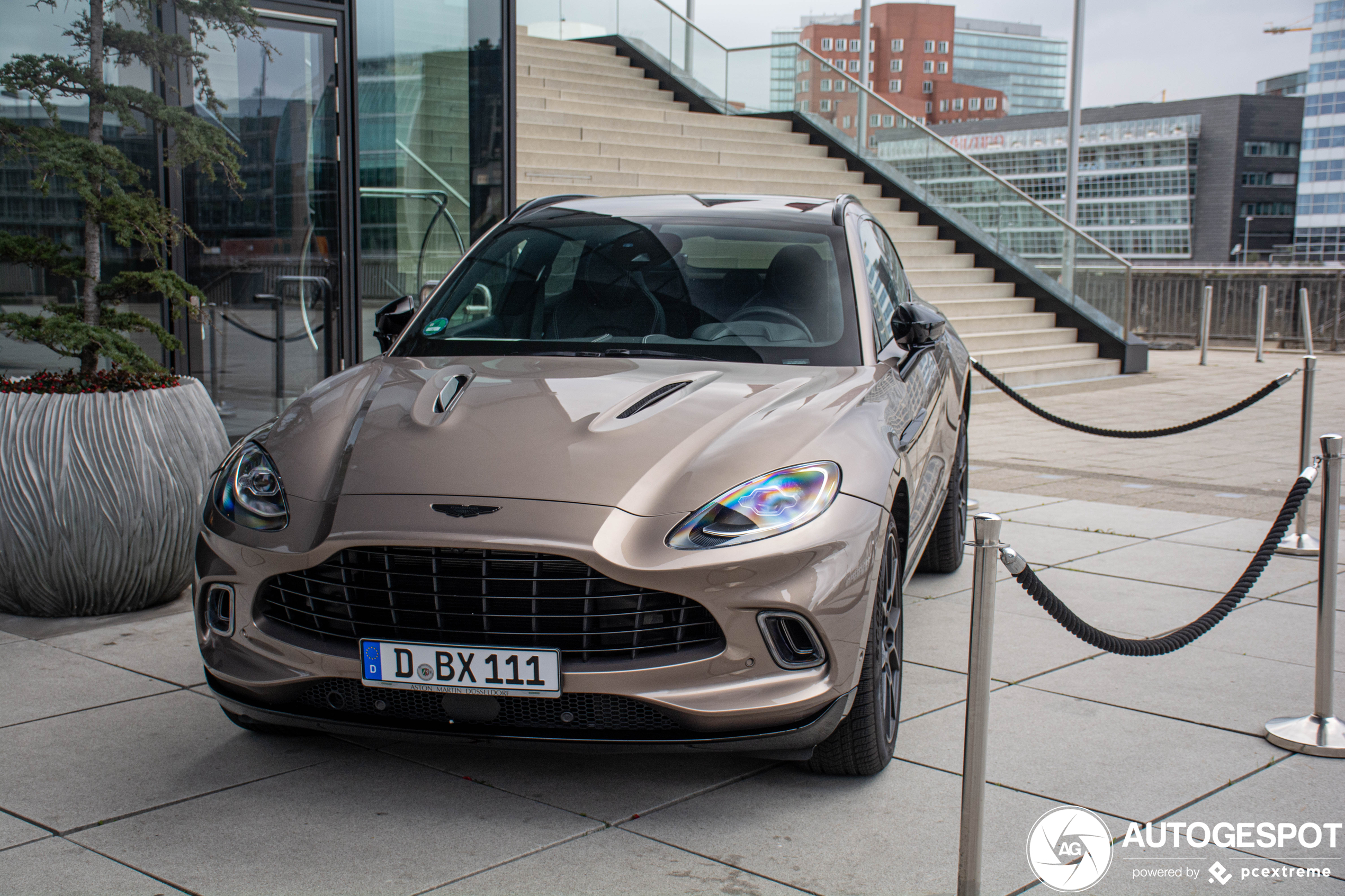 Aston Martin DBX