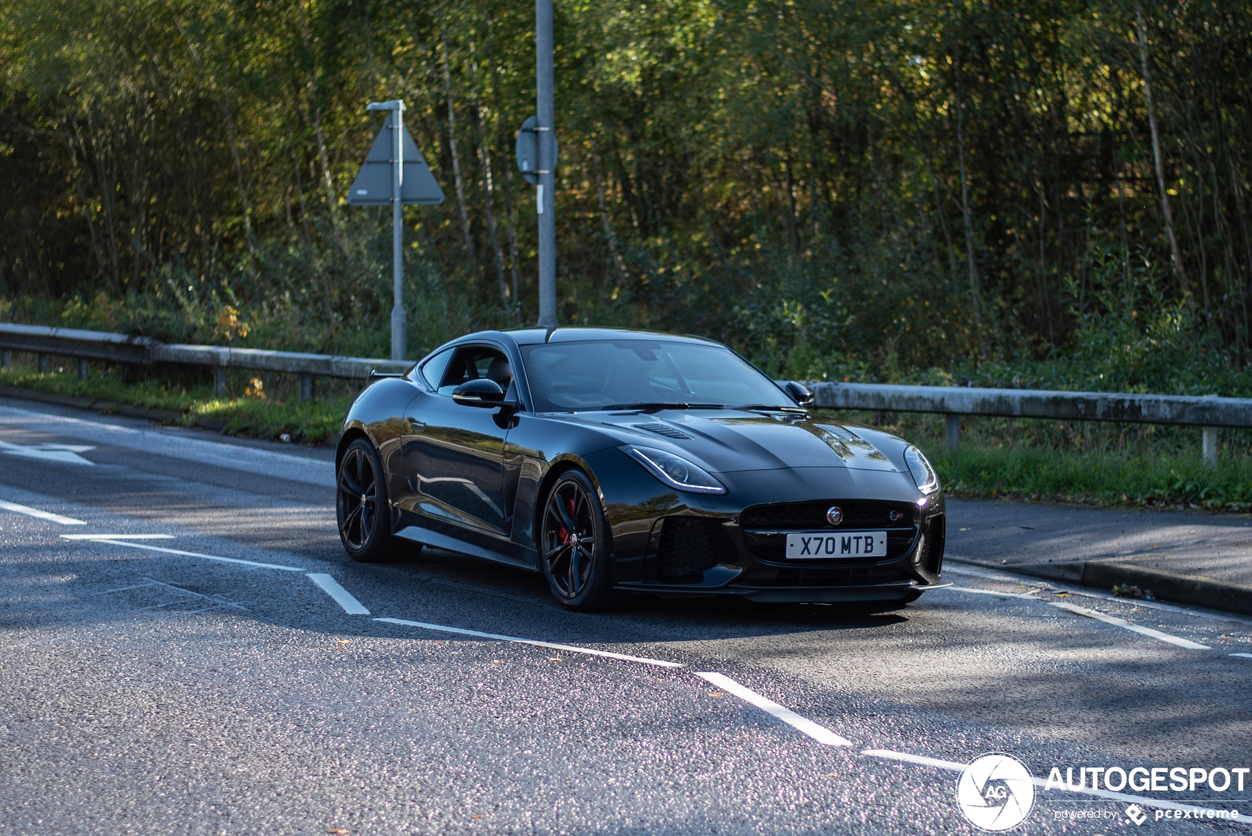 Jaguar F-TYPE SVR Coupé