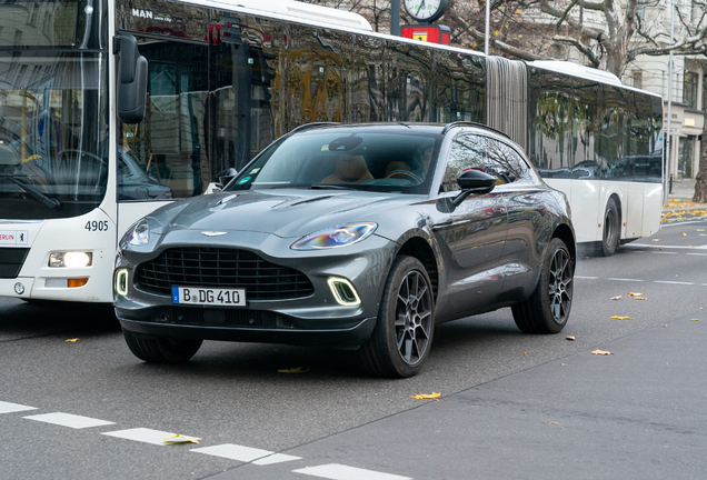 Aston Martin DBX