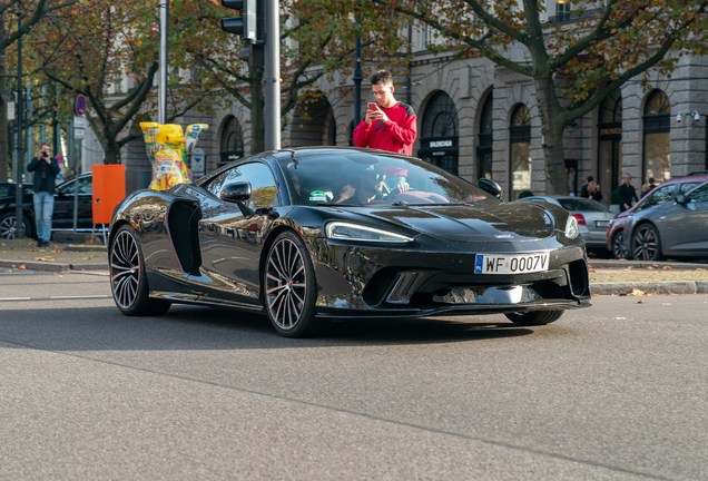 McLaren GT