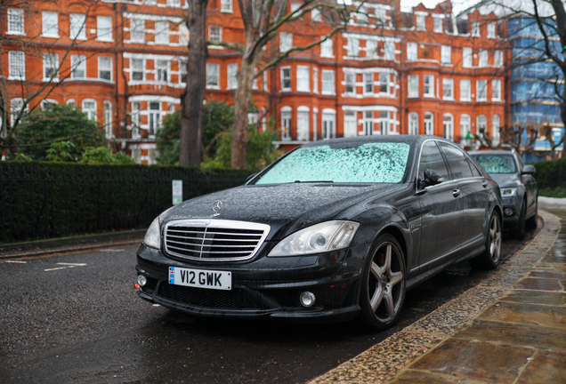 Mercedes-Benz S 65 AMG V221