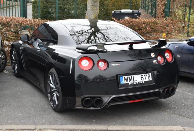 Nissan GT-R 2011