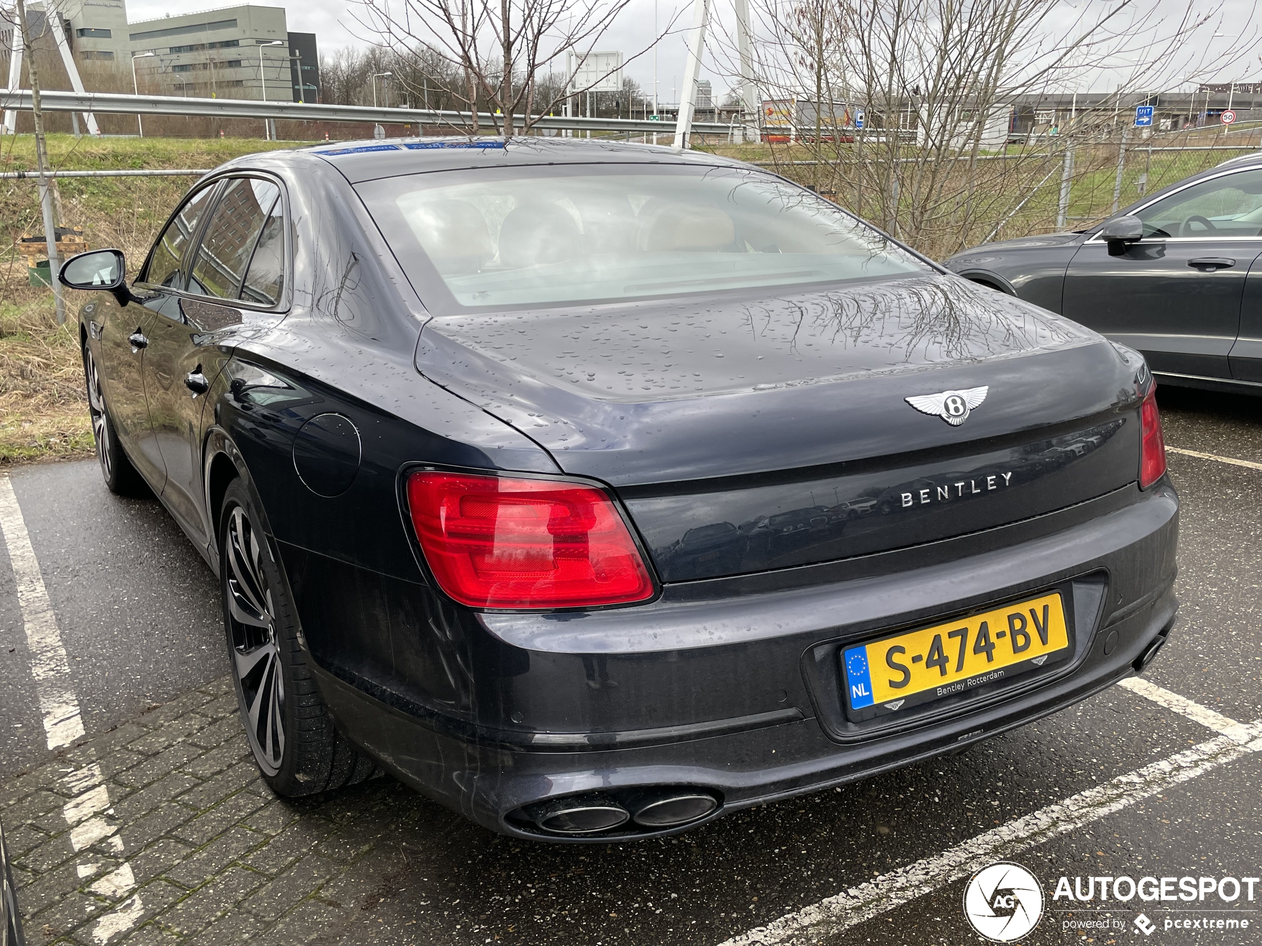 Bentley Flying Spur Hybrid