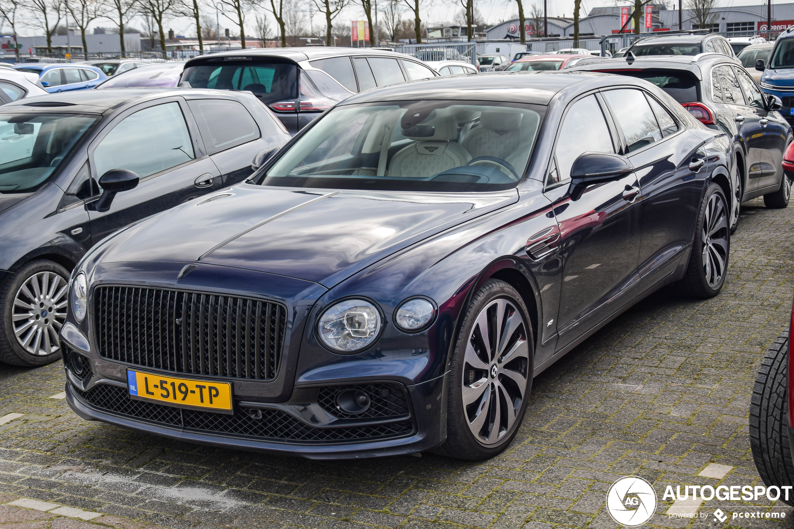 Bentley Flying Spur V8 2021