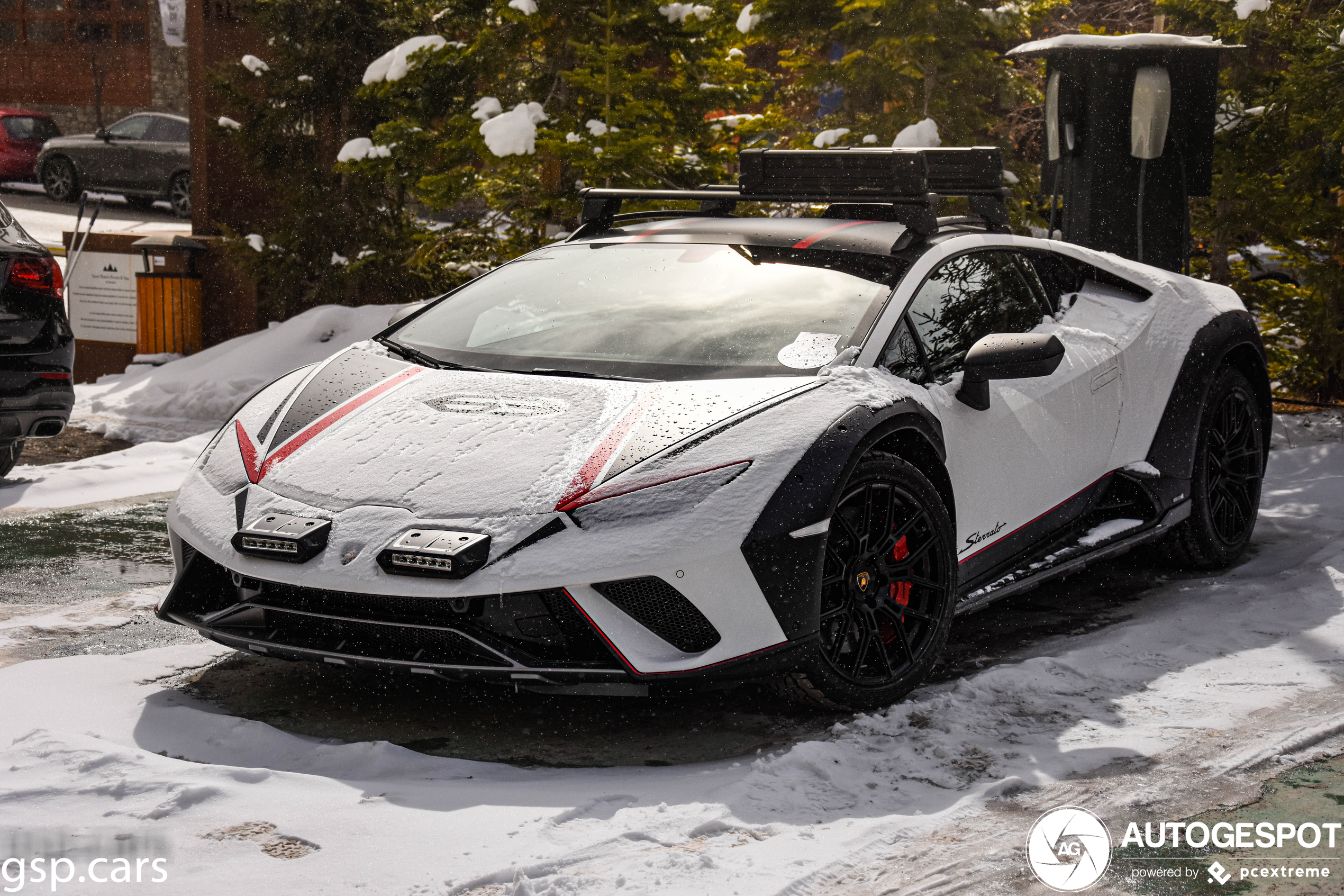 Main Battle Lamborghini in de sneeuw