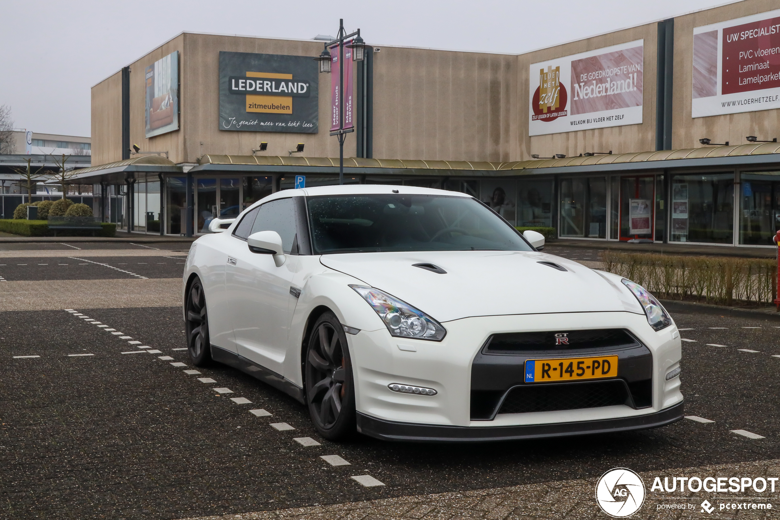 Nissan GT-R 2013