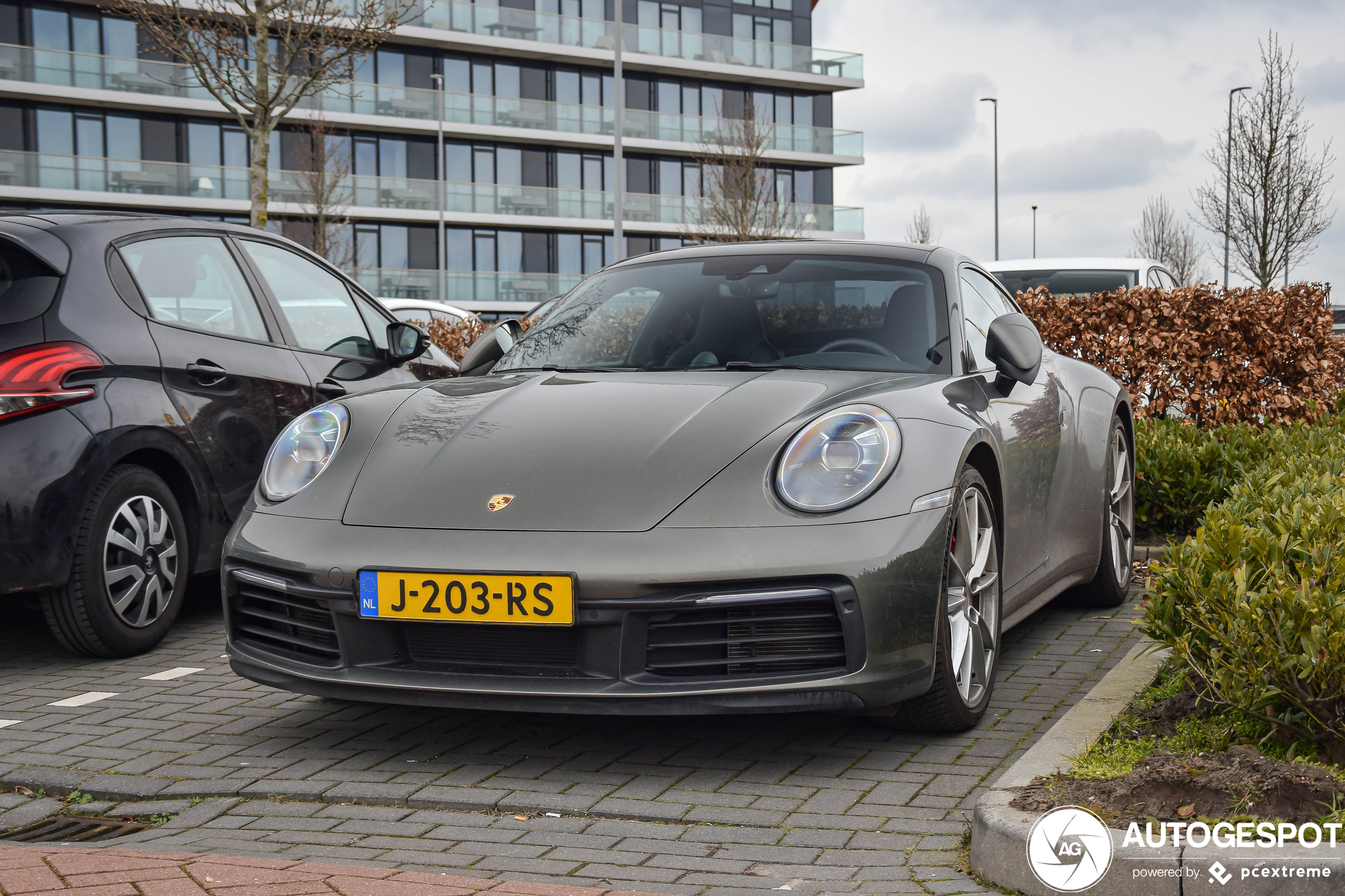 Porsche 992 Carrera 4S