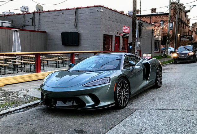 McLaren GT