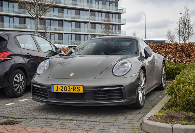 Porsche 992 Carrera 4S