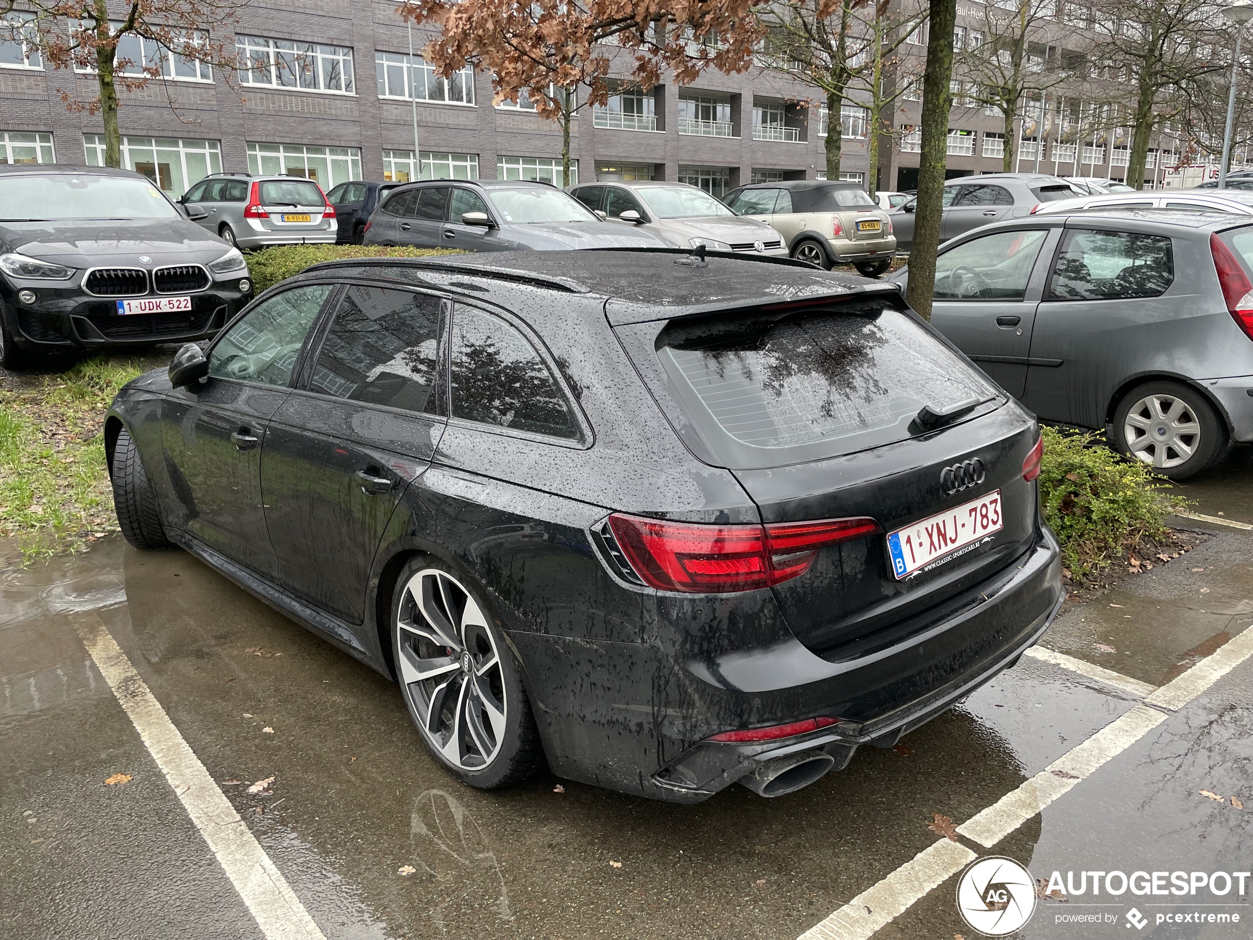 Audi RS4 Avant B9