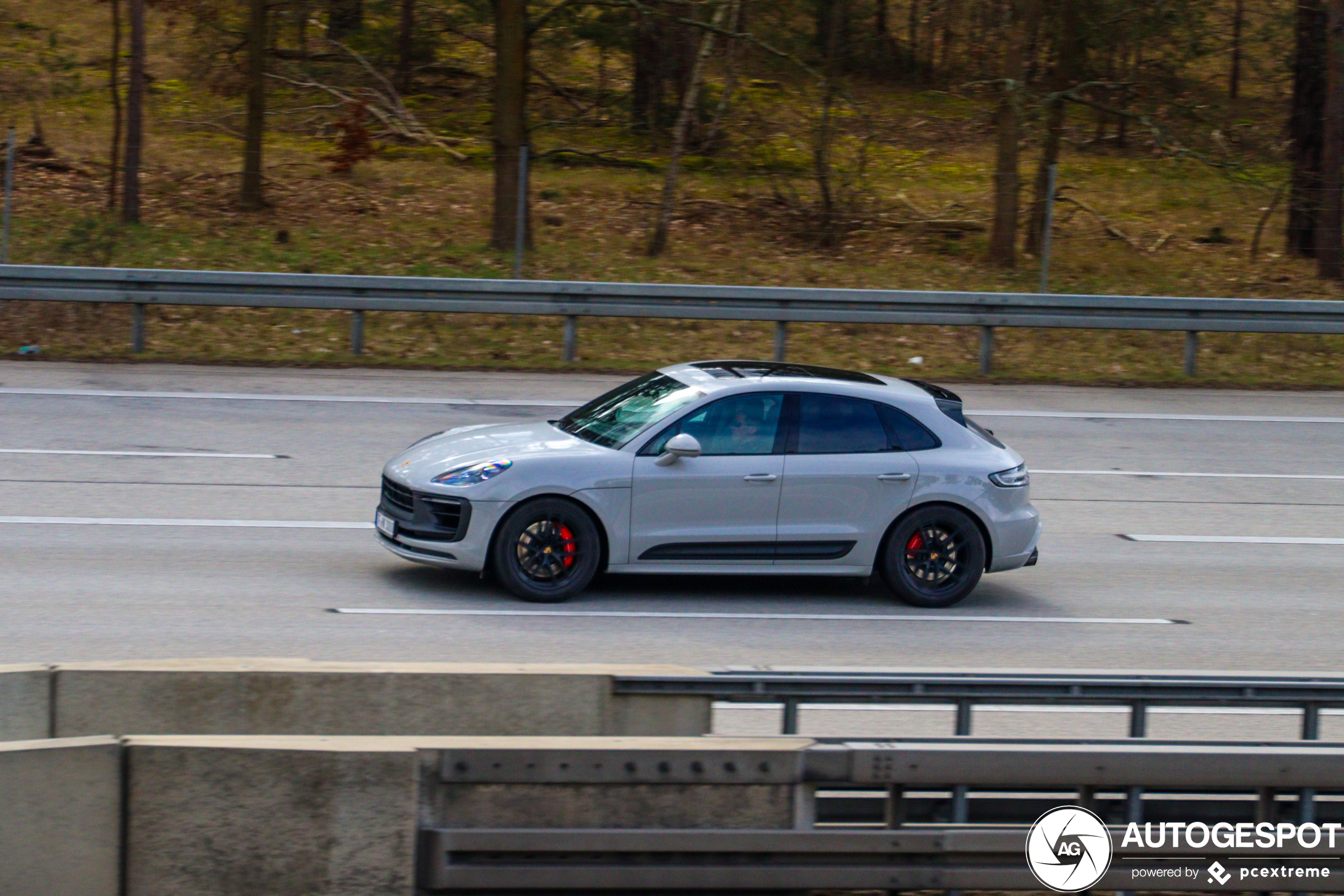 Porsche 95B Macan GTS MkIII