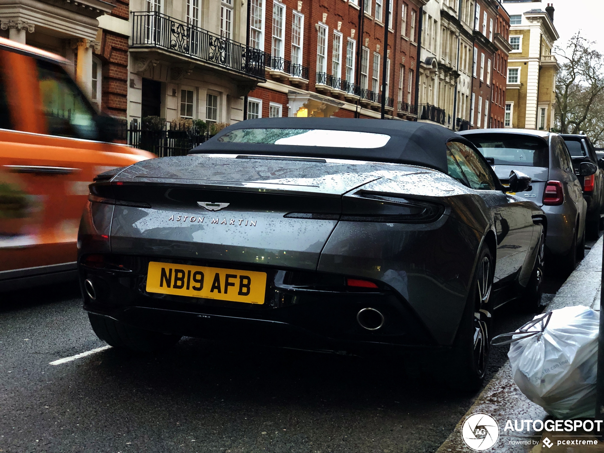 Aston Martin DB11 V8 Volante