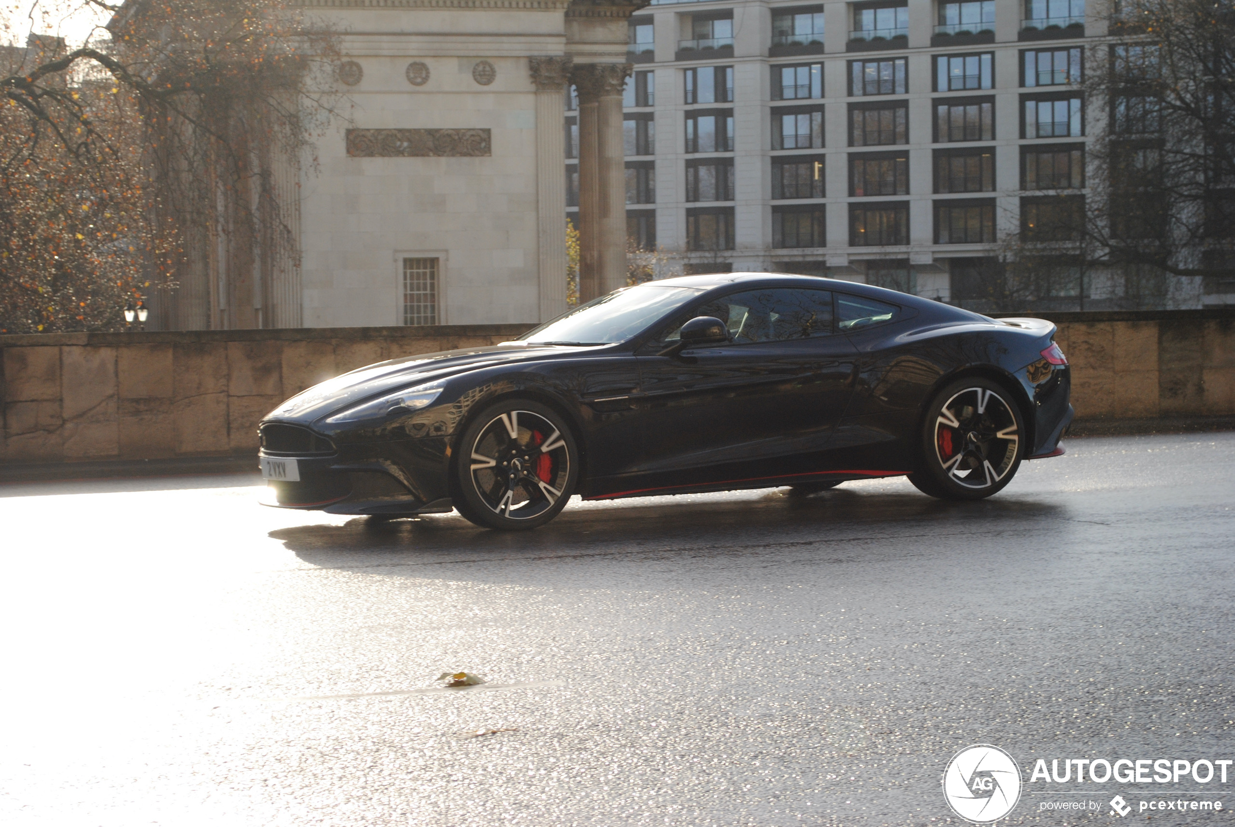 Aston Martin Vanquish S 2017