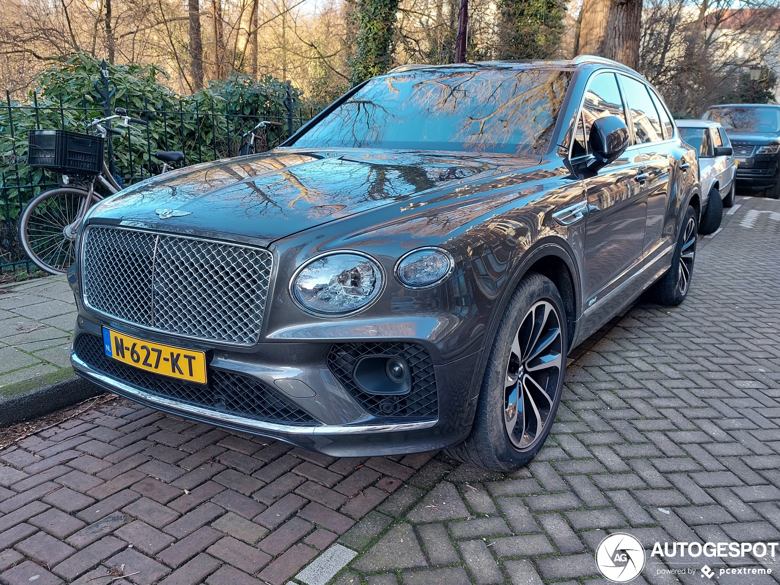 Bentley Bentayga Hybrid 2021