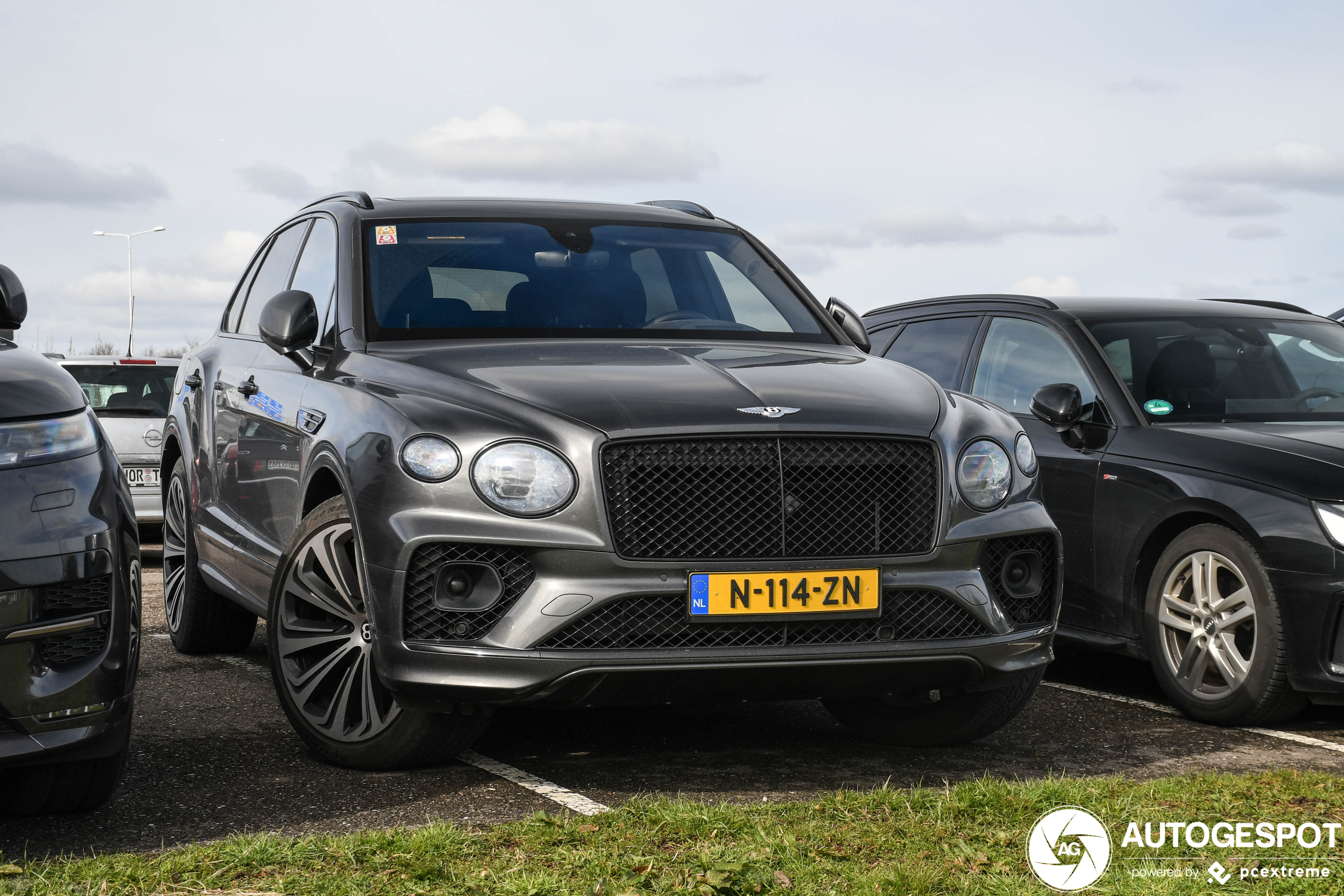 Bentley Bentayga Hybrid 2021