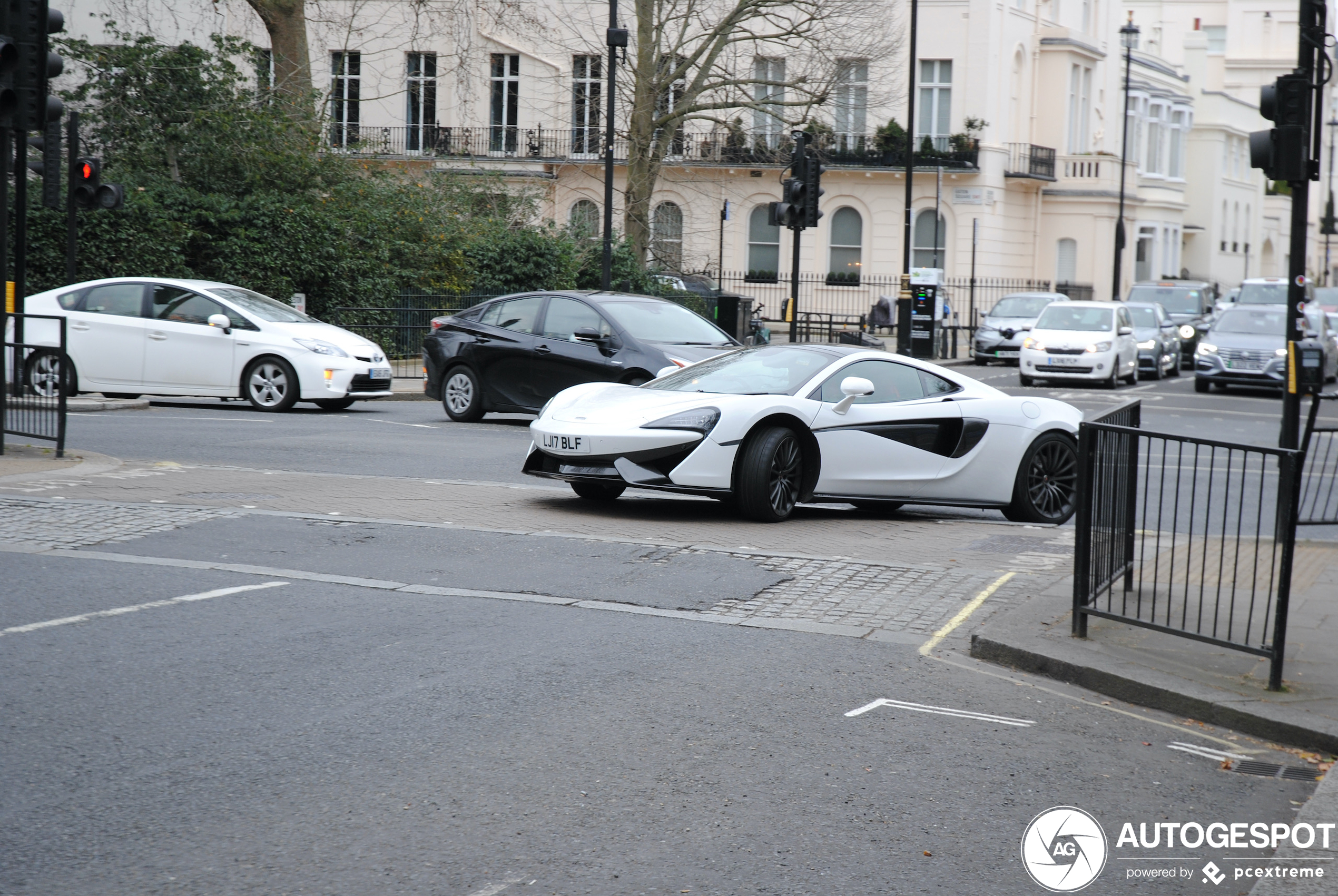 McLaren 570GT