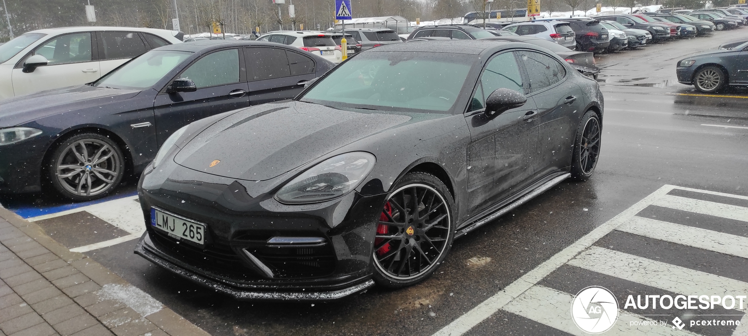 Porsche 971 Panamera Turbo