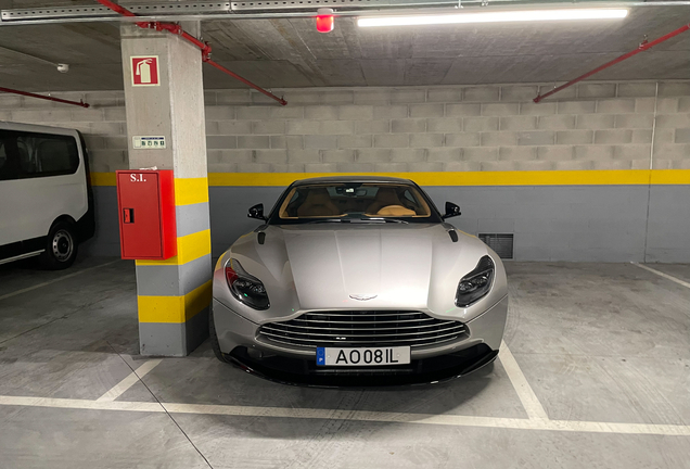 Aston Martin DB11 V8