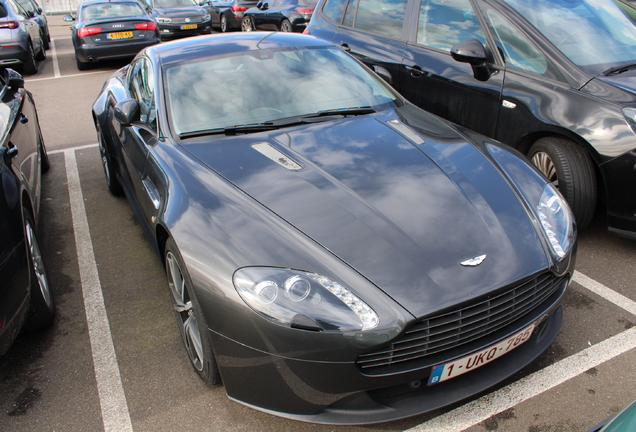 Aston Martin V8 Vantage 2012