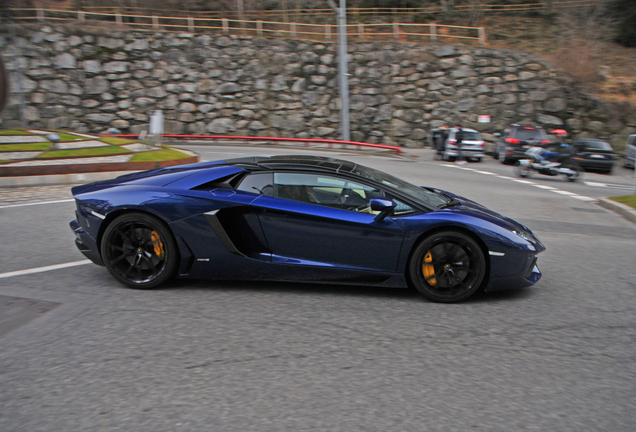 Lamborghini Aventador LP700-4 Roadster