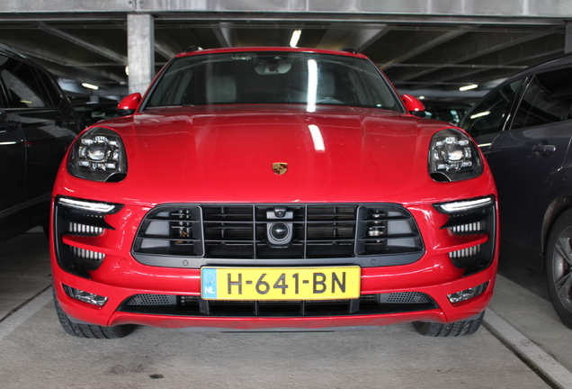 Porsche 95B Macan GTS