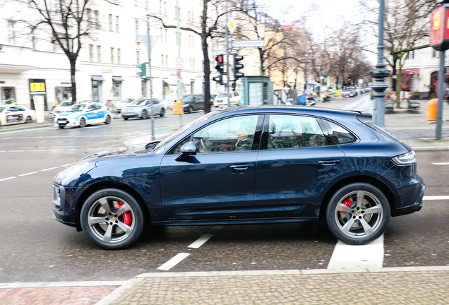 Porsche 95B Macan GTS MkIII