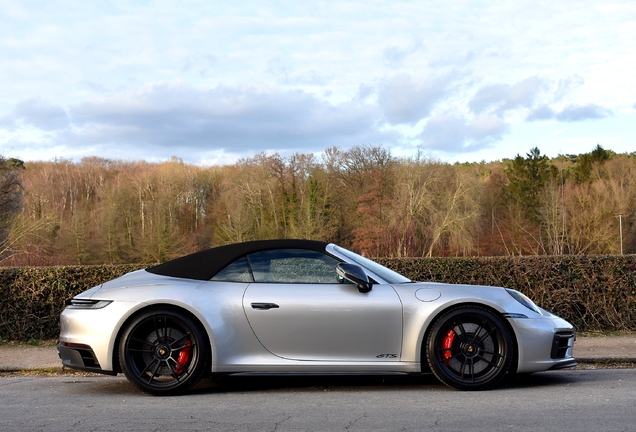 Porsche 992 Carrera 4 GTS Cabriolet