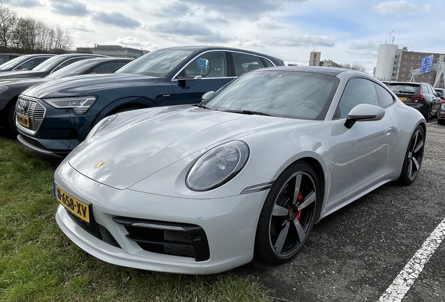 Porsche 992 Carrera 4S