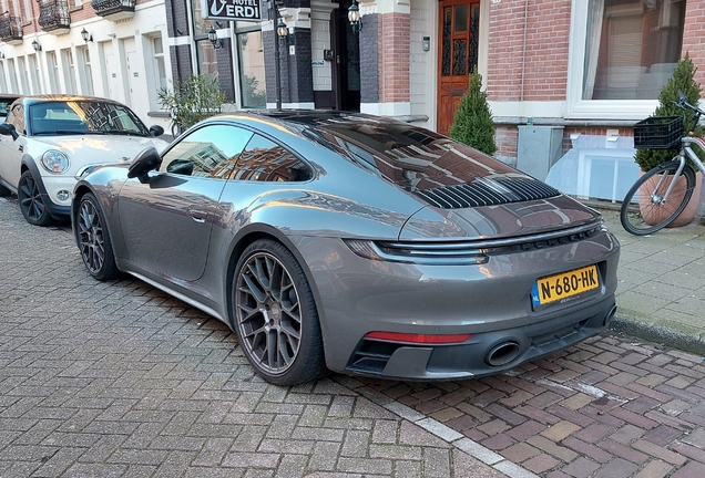 Porsche 992 Carrera 4S