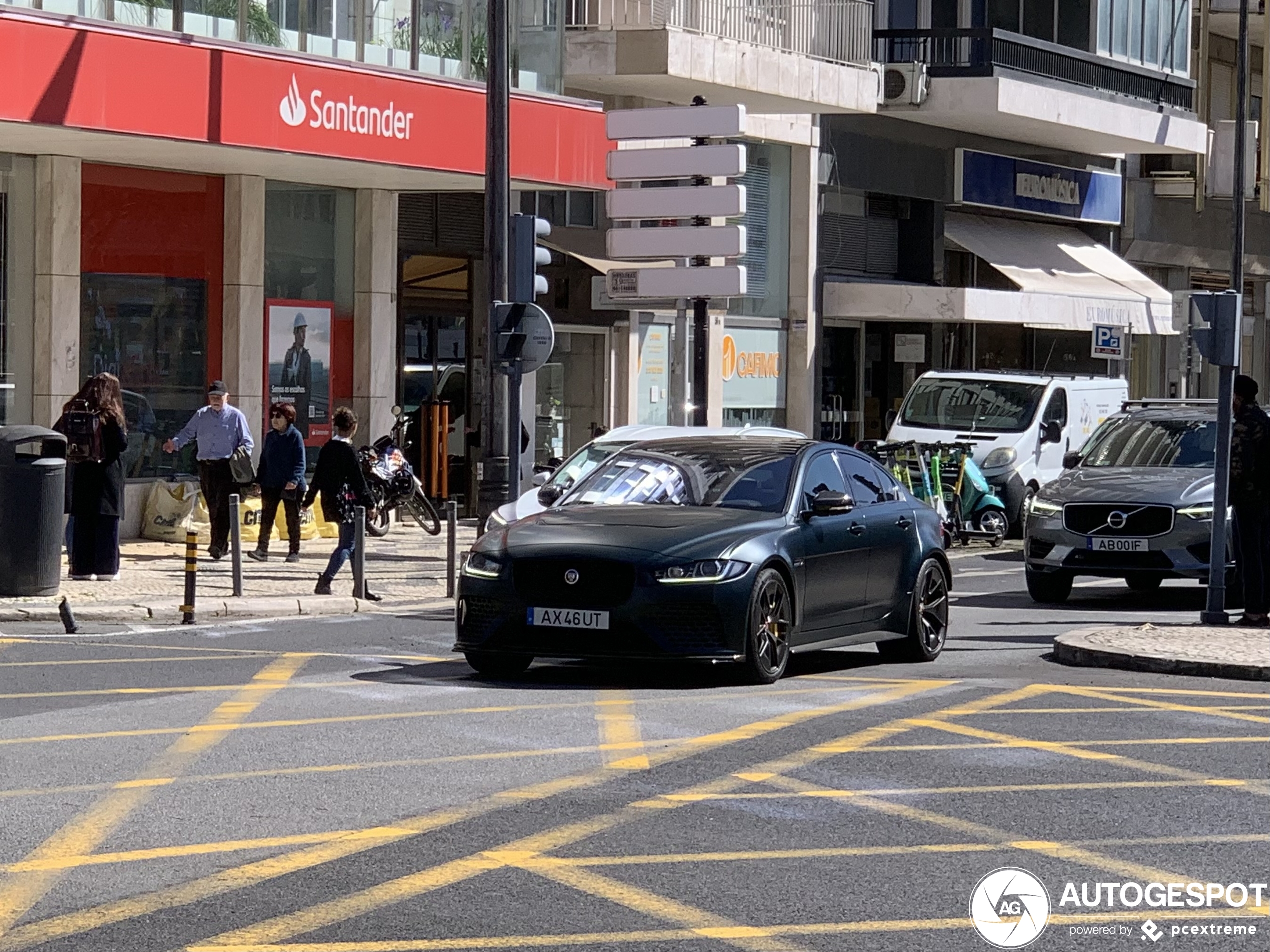 ヴァルゴ Jaguar XE SV Project 8 Touring Pack - 14 March 2023 - Autogespot