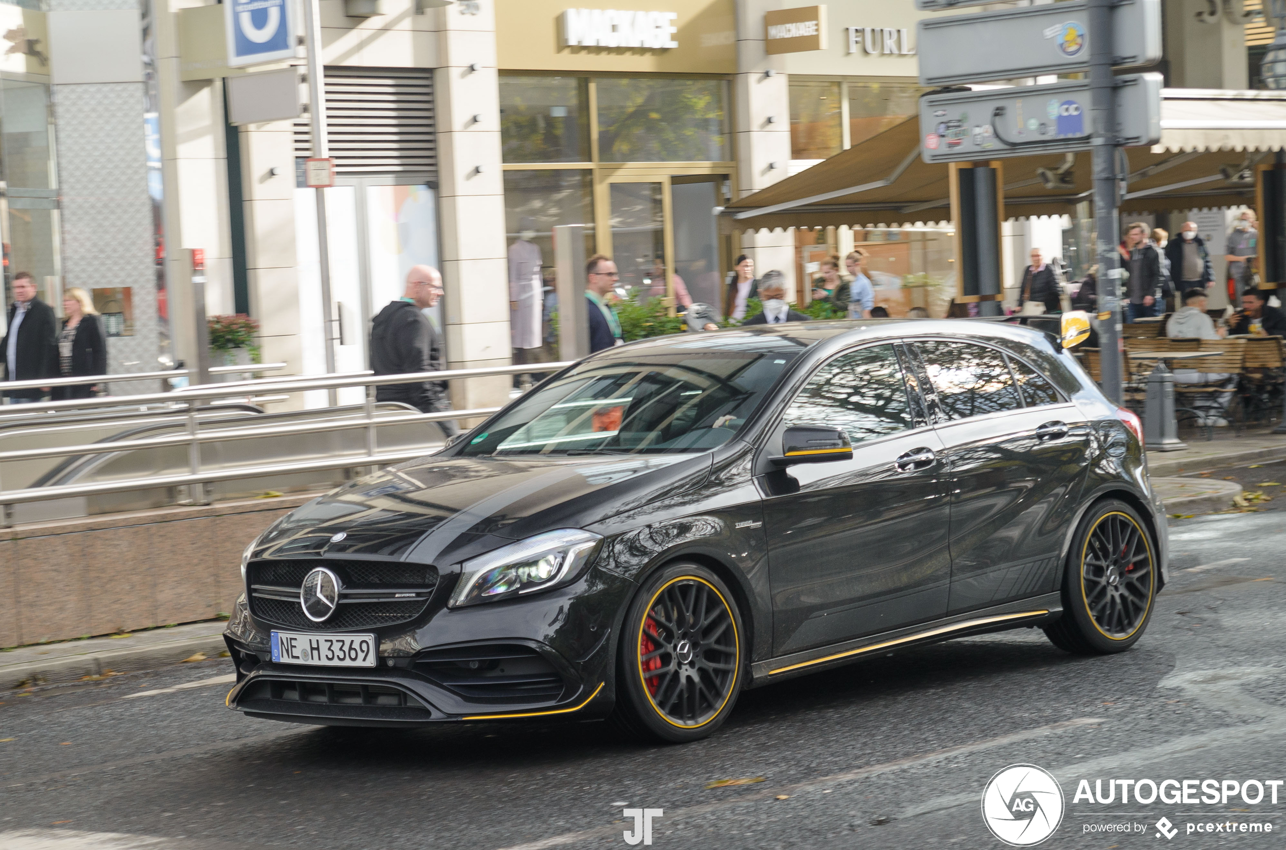 Mercedes-AMG A 45 W176 Yellow Night Edition