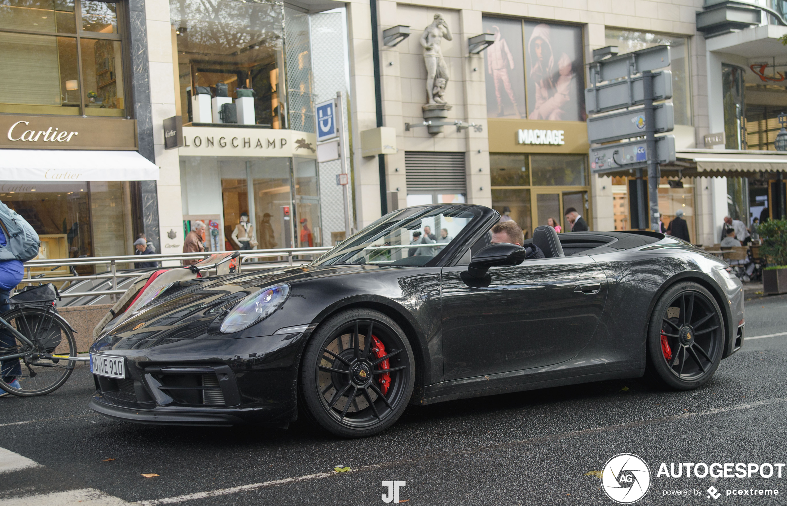 Porsche 992 Carrera 4 GTS Cabriolet