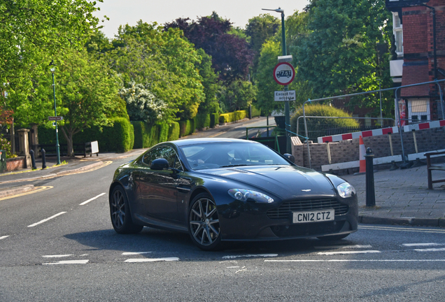 Aston Martin V8 Vantage 2012