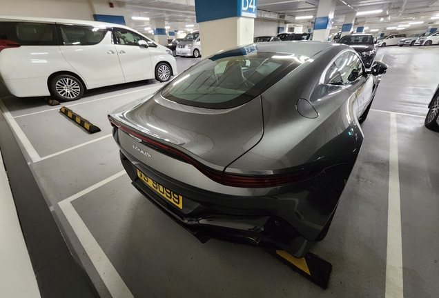 Aston Martin V8 Vantage 2018