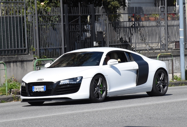 Audi R8 V10